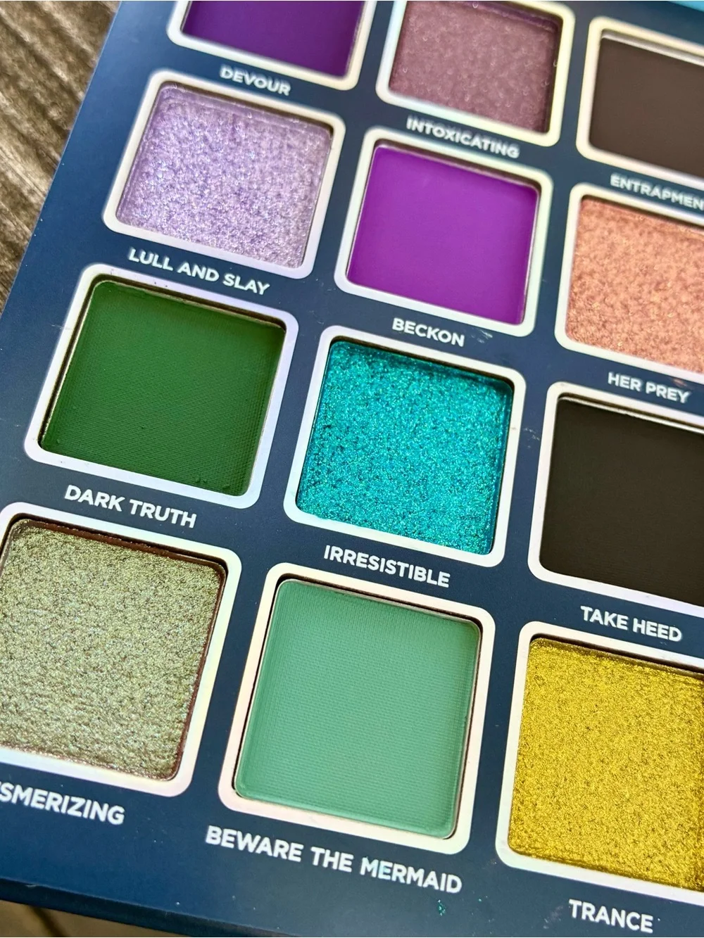 Beauty Below Eyeshadow Palette - Blend Bunny